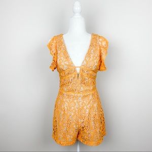 Adelyn Rae Orange Size Small Lace Sleeveless Romper